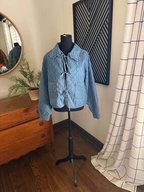 Aaron & Amber Quilted Tie-Front chambray jacket medium